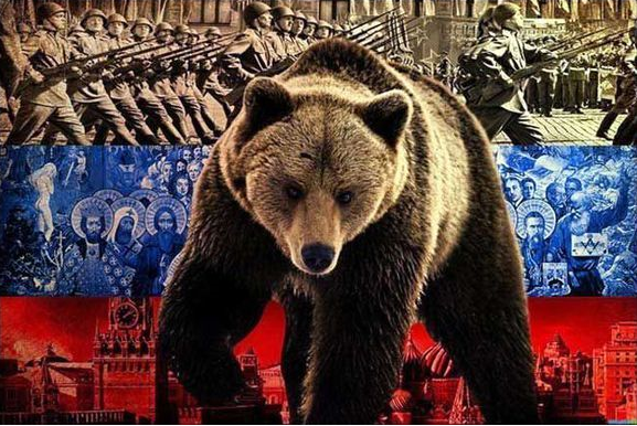 Флаг России и её грозный символ - медведь